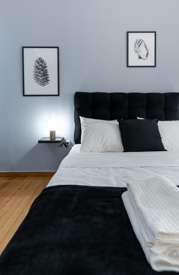 Couple Getaway With Queen Bed Daire Atina Dış mekan fotoğraf